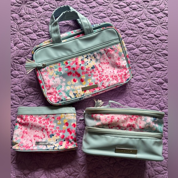 tartan and twine Handbags - Tartan and Twine travel cosmetics  bags  blurred floral